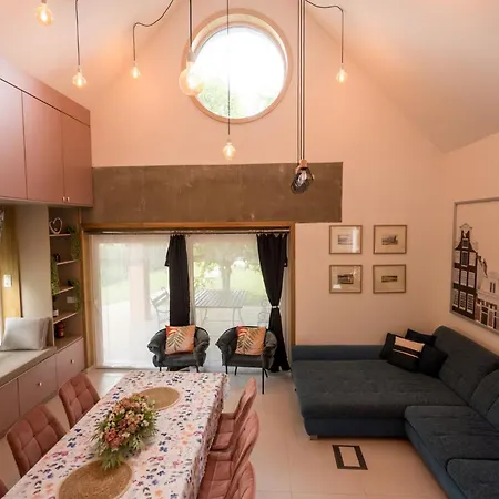 Apartment Bella *
